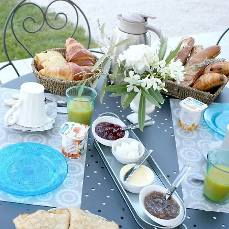 Au Coeur Des Vignes فندق مبيت وإفطار Archiac